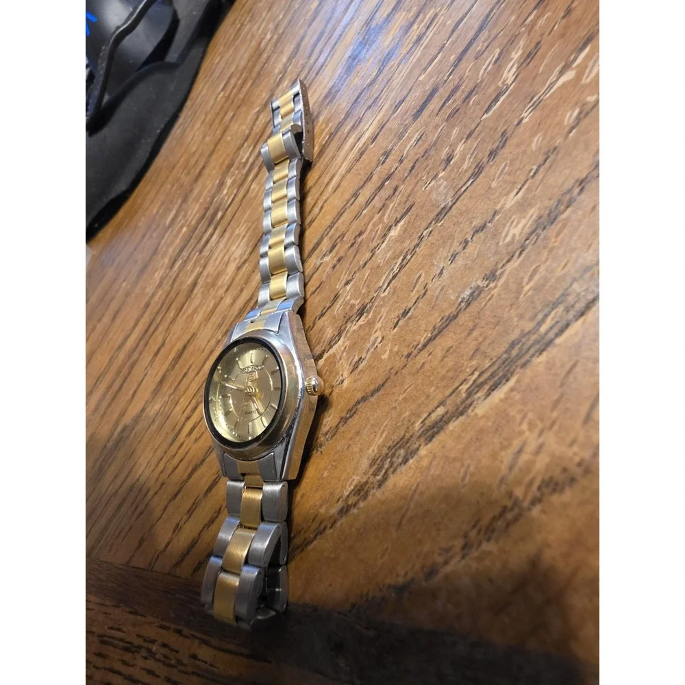 Seiko Women's watch 2 Toned New Battery Gold Face